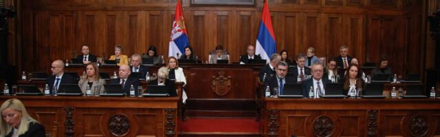 Skupština završila rad za danas: Opozicija tvrdi da vlast pravi „palicu za odmazdu“, SNS da novi zakoni štite Ustav