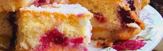 Kolač bez mleka, jaja i ulja: Tako je sočan da se topi u ustima, nema šanse da pojedete samo jedno parče