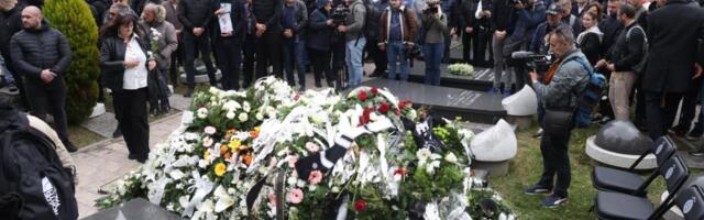 GDE JE SAHRANJEN DUŠKO VUJOŠEVIĆ: Pored legendarnog trenera Partizana počiva i bivši predsednik Srbije!