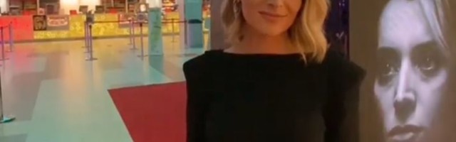 Mama zablistala na premijeri filma: Anđelka Prpić svojom elegancijom oduševila Srbiju (FOTO)