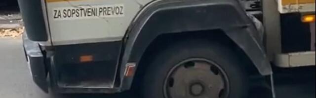 Kamion UPAO u rupu u centru Beograda (VIDEO)