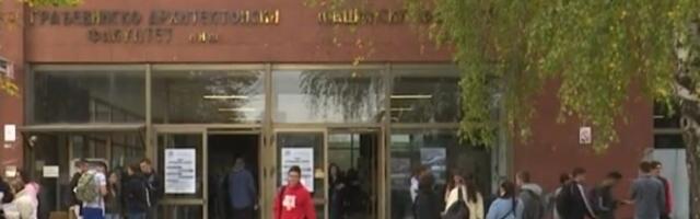 Pao deo fasade zgrade niškog Mašinskog fakulteta