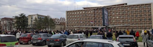 Taksisti iz Kragujevca vratili studente iz Niša: Doček uz ovacije i aplauze