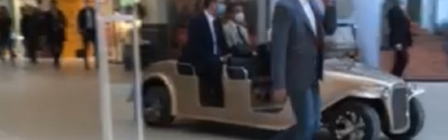 Vučić k'o Kim Džong u akciji: Uhvati me ako možeš (VIDEO)