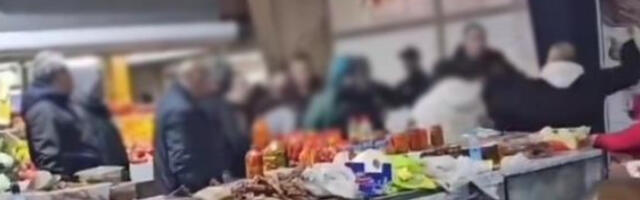 Ludilo na pijaci u Kruševcu: Izbila tuča oko ajvara, morala da interveniše policija