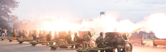 Održana počasna artiljerijska paljba povodom Dana državnosti na Kalemegdanu