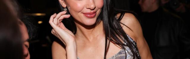 Kendal Džener zablistala u Milanu: Manekenka prošetala Armanijevu haljinu koju je Sindi Kraford nosila još 1999. godine