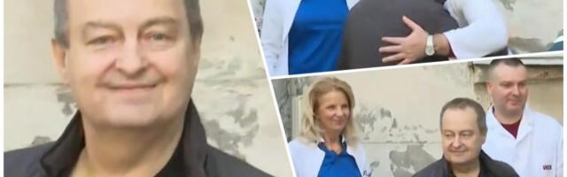 DAČIĆ UPRAVO IZAŠAO IZ BOLNICE! Nasmejan, rukovao se s lekarima i poručio: Samo hoću da zamolim sve da čuvaju svoje zdravlje!