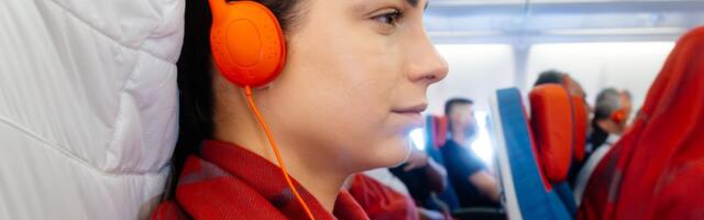 Nova pravila u avionima čuvene kompanije: Ko ne koristi slušalice, može biti UDALJEN SA LETA