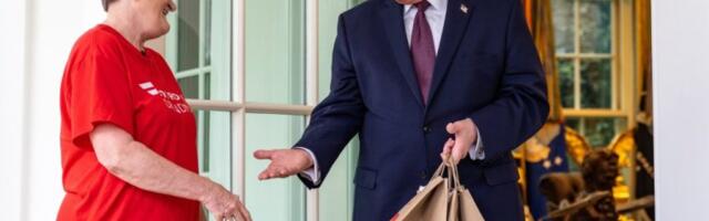 OVO NIKO NIJE OČEKIVAO! Scena ispred Bele kuće pre Trampovog obraćanja, sve iznenadila - stigla mu porudžbina iz Mekdonaldsa! (VIDEO)