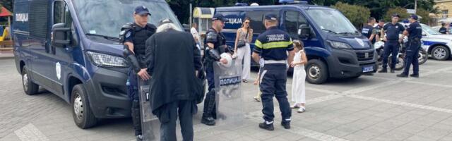 U SREMSKOJ MITROVICI POLOŽENA ZAKLETVA: Čak 53 nova pripadnika MUP-a stupila u službu, među njima policajci i vatrogasci-spasioci