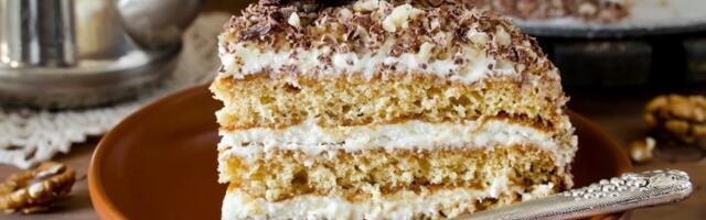 Posna torta koja osvaja na prvi zalogaj: Bez jaja i mleka - pravi se za 15 minuta
