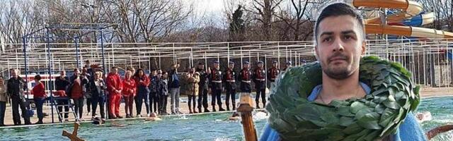 Inženjer Strahinja (29) prvi do Časnog krsta u Nišu i donirao nagradu