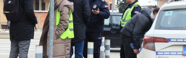 Automobilom nasrnuo na studente tokom blokade – Jedna osoba povrijeđena