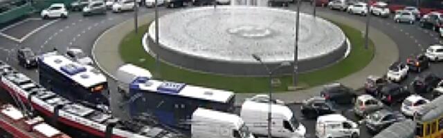 KOLAPS U BEOGRADU! Automobili stoje na Autokomandi, isto je i na Slaviji: EVO GDE SU JOŠ GUŽVE! (VIDEO)