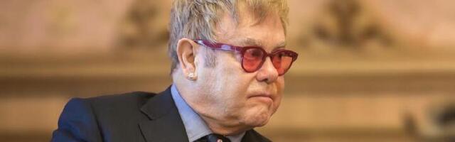 Zamalo da se sruši avion Eltona Džona