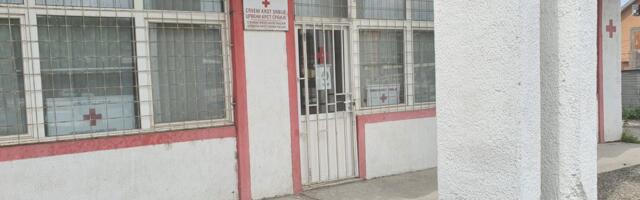 Crveni krst: Situacija se ne smiruje, roditelji i dalje traže “obećani novac”