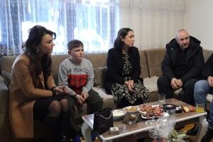 Представнице Канцеларије за КиМ обишле рањене дечаке у Штрпцу