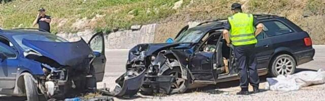 Kobno preticanje! Vozač poginuo u stravičnom čeonom sudaru kod Nove Varoši