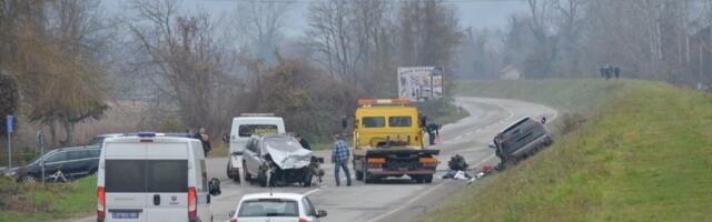 Prešao u suprotnu traku udario jedno vozilo, pa odleteo na drugo: Novi detalji nesreće kod Loznice (FOTO/VIDEO)