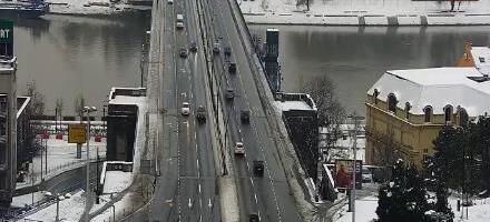 BEOGRAD PUST, GUŽVI NEMA NIGDE: Na Brankovom i Gazeli nema skoro nikog, GSP saobraća bez problema po uobičajenom režimu za radni dan (FOTO)