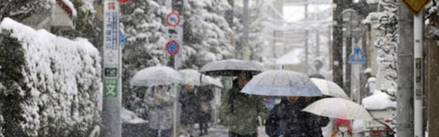 Снежне падавине погодиле запад Јапана