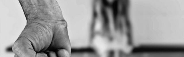 Проституција кроз насиље, принуде и уцене