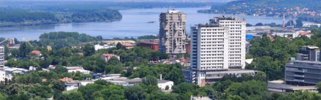 BEOGRADSKE ULICE PREPLAVLJENE PORUKAMA ZA APOTEKARKU! Milena na meti javnog upozorenja, haos nastao kada je otkriveno OD KOGA je: Držim te na oku, nastavi i...