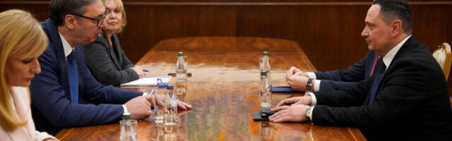 Председник Вучић на консултацијама са представницима странака