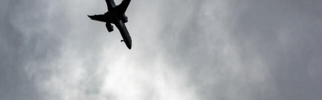 Poslednje reči pilota čiji sin je odveo 75 ljudi u smrt: Prvo je ćerka Jana "vozila" avion, a onda je usledila jeziva tragedija (FOTO, VIDEO)