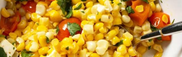 Salata od kukuruza i paradajza sa feta sirom i limetom