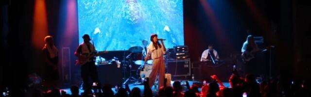 Konstrakti ovacije u Zagrebu: Dobila knjižicu na poklon (VIDEO)