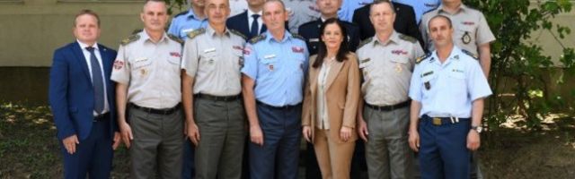 URUČENA UVERENJA POLAZNICIMA DEVETE KLASE VSBO!