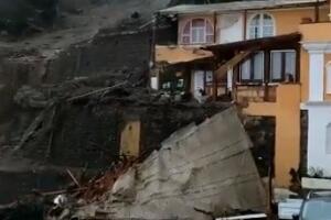 Клизиште у Италији затрпало зграде, има мртвих и несталих
