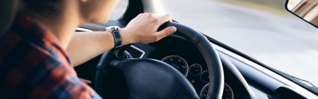 Ministarstvo zdravlja izdalo hitno upozorenje: OVAJ PREDMET NIKAKO NE OSTAVLJAJTE U KOLIMA, svi ga danas koristimo!