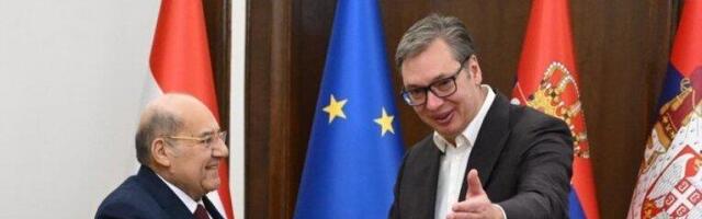 RAZGOVORI O GORUĆIM TEMAMA: Oglasio se predsednik Vučić nakon sastanka sa predsednikom Senata Egipta (FOTO)