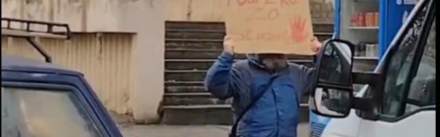 KO JE TATA - BRADA : Snimak protesta u Despotovcu preplavio mreže (VIDEO)