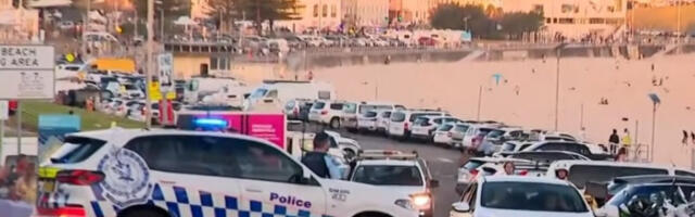 Пуцњава на плажи, убијено десет особа