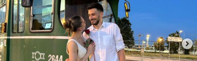 Srpkinja je kapiten Francuske, a on nastupa za Orlove, posle venčanja im je vožnja tramvajem promenila život