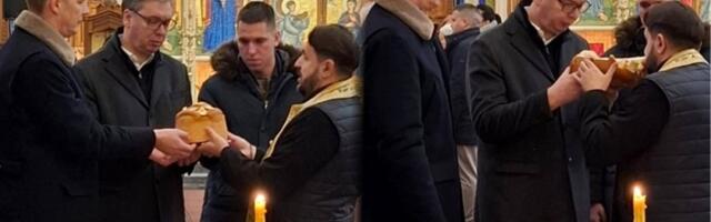 Vučić u crkvi sa sinom i bratom: "Da nam veliki svetac i Gospod Bog čuvaju Srbiju" (FOTO)