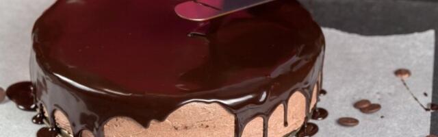 Čokoladna glazura koja se seče kao puter: Glatka, sjajna i bez pukotina