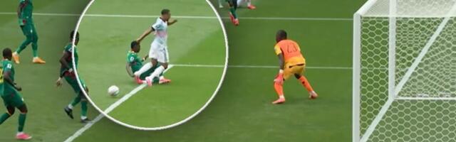 Utrčao mu s leđa, nije mogao da ga izbegne? Pogledajte penal u 125. minutu, Senegalci se molili i plakali! (VIDEO)