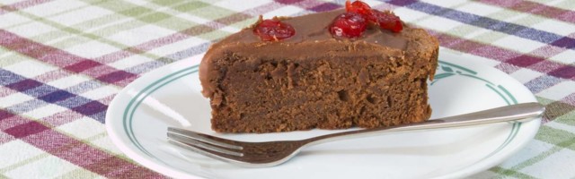 Za savršenu čokoladnu tortu dovoljna su samo dva sastojka - od ovog nema lakšeg i bržeg recepta