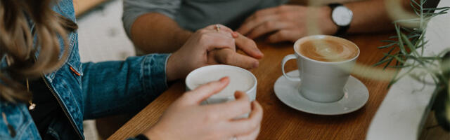 Kako flertovati – Psiholozi otkrili tajnu uspešnog zavođenja