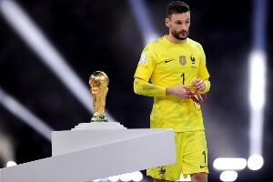 Лорис се повукао из репрезентације Француске