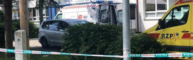 MUŠKARAC PLAKAO U TRŽNOM CENTRU I PRETIO DA ĆE DA SKOČI: Policajci ostali u šoku kad su čuli šta traži od njih