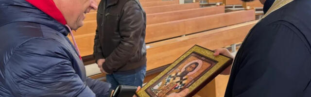 Zvezdina delegacija dobila blagoslov pred Šturm: Milojeviću ikona na poklon (FOTO)