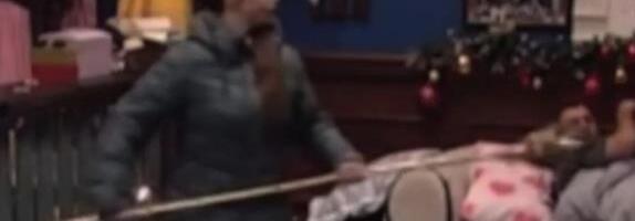 DISKVALIFIKACIJA MILJANE KULIĆ Izgubila kontrolu, spakovala svoje džakove i napravila haos na imanju - Uzela motku i krenula da lomi sve pred sobom!