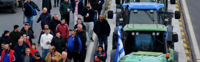 ​Грчки пољопривредници још увек блокирају путеве