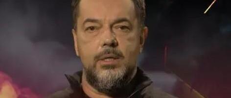 "PUČE KO LEDENICA" Poznati muzičar doživeo težak prelom noge na parkingu: Ispod snega led i opala! (FOTO)